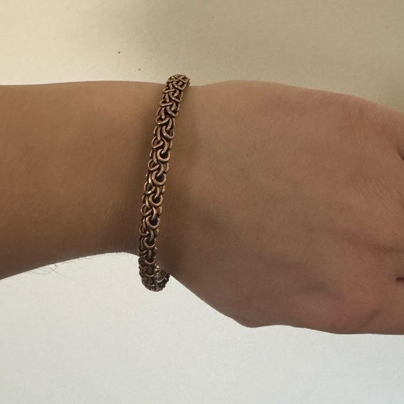 Gold toned snap on costume bracelet - Picture 4 of 6